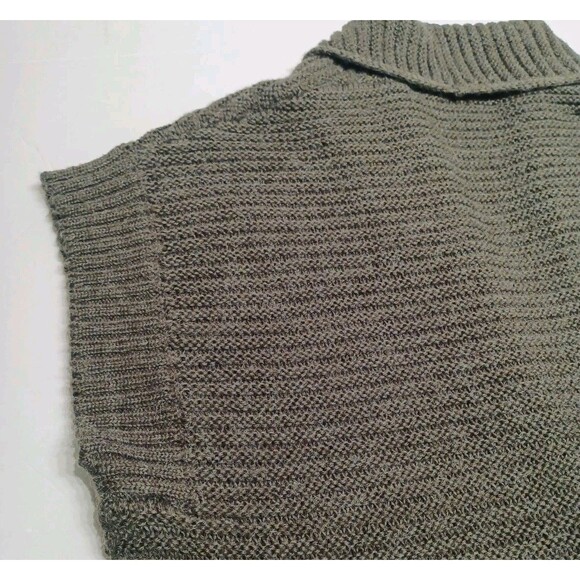 Romeo and Juliet couture Women's Olive Green Super Soft Knit Vest Size Medium - Picture 3 of 9